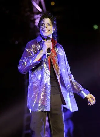 Michael Jackson tại buổi diễn tập hôm 23-6 Michael Jackson tại buổi diễn tập hôm 23-6